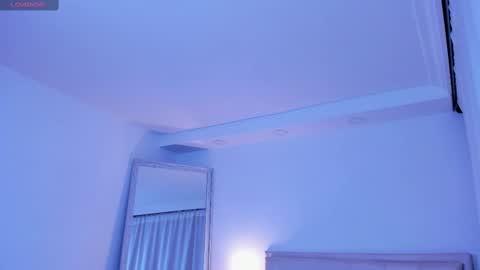 Snapshot of zoes_mile chatting on 01.29.25 Zoes online show from 01.29.25