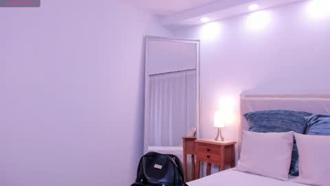 Snapshot of zoes_mile chatting on 01.30.25 Zoes online show from 01.30.25