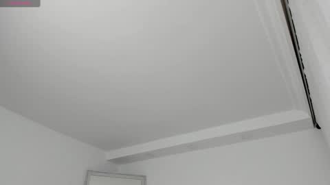 Snapshot of zoes_mile chatting on 02.05.25 Zoes online show from 02.05.25