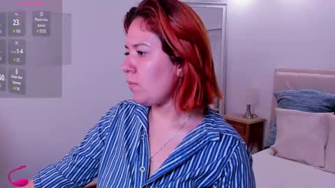 Snapshot of zoes_mile chatting on 02.10.25 Zoes online show from 02.10.25