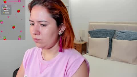 Snapshot of zoes_mile chatting on 02.11.25 Zoes online show from 02.11.25