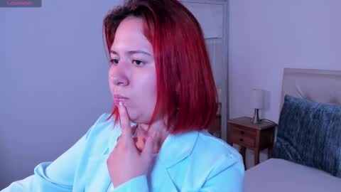 Snapshot of zoes_mile chatting on 02.19.25 Zoes online show from 02.19.25