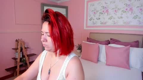 Snapshot of zoes_mile chatting on 02.20.25 Zoes online show from 02.20.25