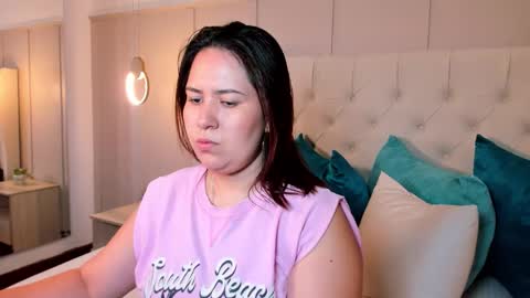 Snapshot of zoes_mile chatting on 09.10.25 Zoes online show from 09.10.25