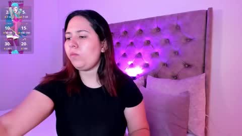 Snapshot of zoes_mile chatting on 10.16.25 Zoes online show from 10.16.25