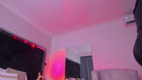 zoevidal_ online show from 02.13.25