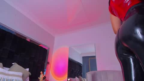 zoevidal_ online show from 02.22.25