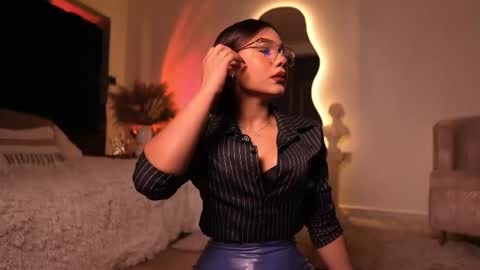 zoevidal_ online show from 11.20.25