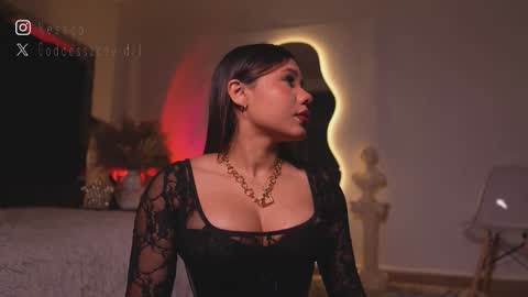 zoevidal_ online show from 02.10.26