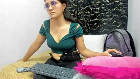 ZoeWatzon online show from 07.26.26