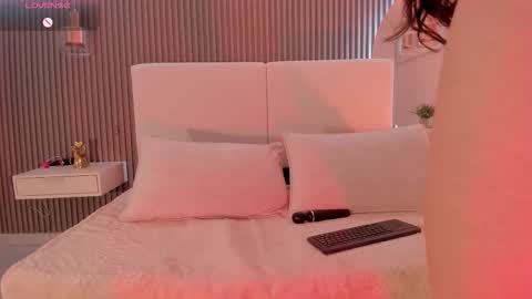  ZOE  online show from 11.22.25