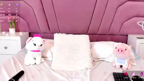 Snapshot of zoewillian chatting on 02.25.25 zoewillian online show from 02.25.25