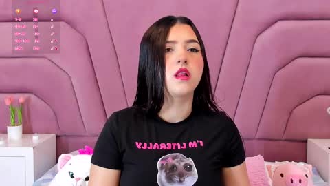 Snapshot of zoewillian chatting on 02.28.25 zoewillian online show from 02.28.25