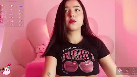 Snapshot of zoewillian chatting on 10.28.25 zoewillian online show from 10.28.25