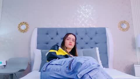 ZoeWilliis online show from 06.13.26