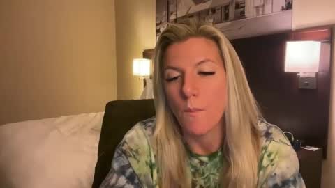 Snapshot of zoeydanner chatting on 01.15.26 Zoeydanner online show from 01.15.26