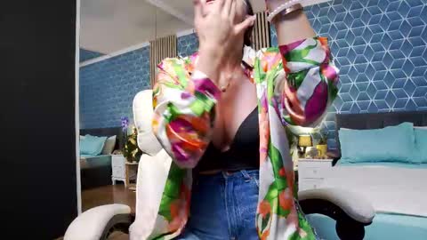 Zoey online show from 10.19.25