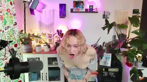 Zoey Ryan online show from 11.21.25