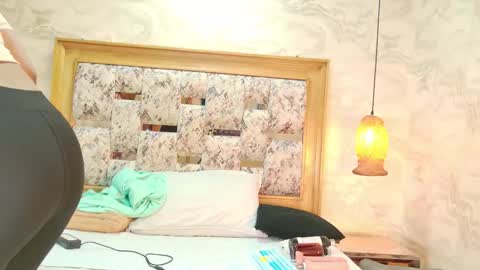 zoley  online show from 02.02.26