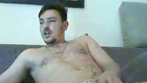 Snapshot of zoro2712 chatting on 11.20.25 Roy online show from 11.20.25