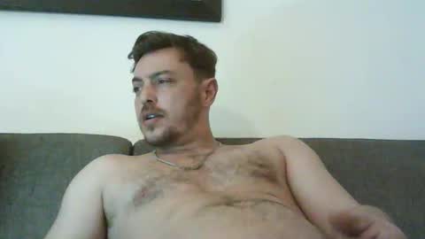 Snapshot of zoro2712 chatting on 12.04.25 Roy online show from 12.04.25