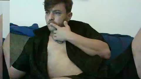 Snapshot of zoro2712 chatting on 12.19.25 Roy online show from 12.19.25