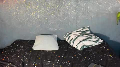 Zoe And Frienda online show from 10.14.25