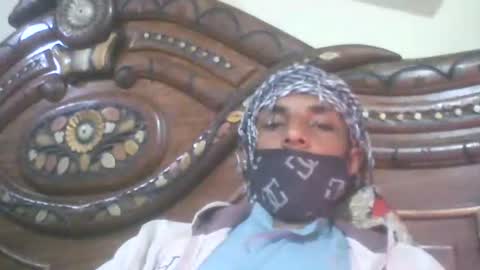 Snapshot of zoyakhan803 chatting on 12.04.25 zoyakhan803 online show from 12.04.25