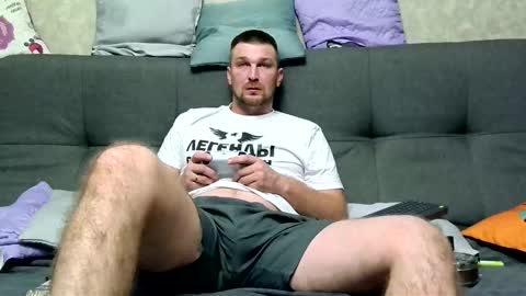 Snapshot of ztigrousz chatting on 11.10.25 ztigrousz online show from 11.10.25