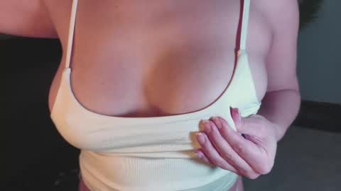 Snapshot of zuckerzel chatting on 01.11.26 Zuckerzel online show from 01.11.26