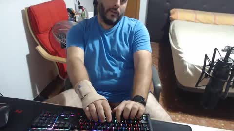 Snapshot of zuheyla26 chatting on 09.23.25 Zuheyla online show from 09.23.25