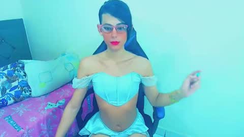 Snapshot of zulramth chatting on 05.27.26 zulramth online show from 05.27.26