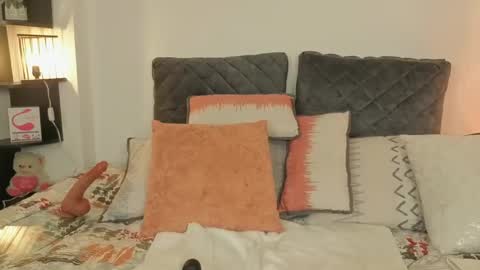 Snapshot of zuly_zahir_01 chatting on 03.02.25 zuly goode online show from 03.02.25