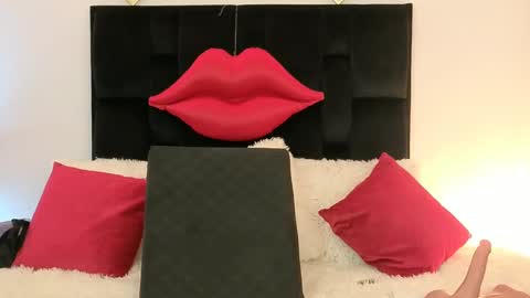 Snapshot of zuly_zahir_01 chatting on 09.16.25 zuly goode online show from 09.16.25