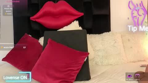 Snapshot of zuly_zahir_01 chatting on 11.25.25 zuly goode online show from 11.25.25