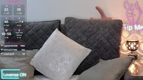 Snapshot of zuly_zahir_01 chatting on 12.16.25 zuly goode online show from 12.16.25