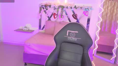 ZURY   online show from 10.02.25