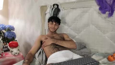 zyan_moreno online show from 10.21.25