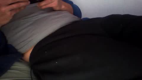 Snapshot of zyggy87 chatting on 12.17.25 zyggy87 online show from 12.17.25