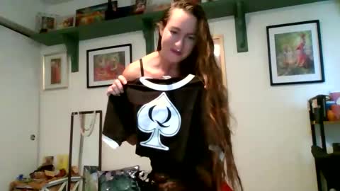 Snapshot of zyracloudplays chatting on 12.17.25 Zyra Cloud online show from 12.17.25