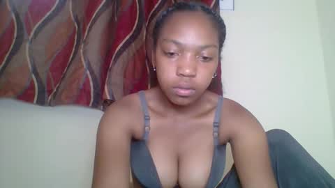 Snapshot of zyraelle_01 chatting on 04.28.26 zyraelle_01 online show from 04.28.26