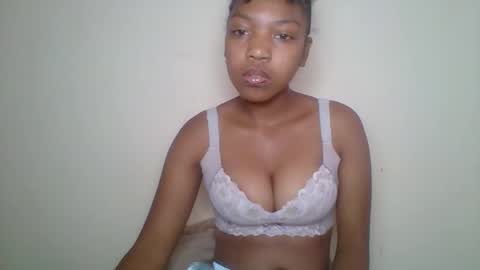 Snapshot of zyraelle_01 chatting on 05.16.26 zyraelle_01 online show from 05.16.26
