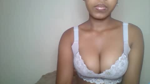 Snapshot of zyraelle_01 chatting on 05.16.26 zyraelle_01 online show from 05.16.26