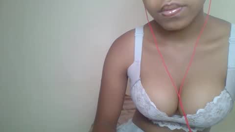 Snapshot of zyraelle_01 chatting on 05.22.26 zyraelle_01 online show from 05.22.26