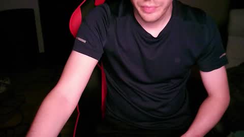 Snapshot of zyriosben chatting on 12.16.25 zyriosben online show from 12.16.25