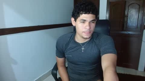 Snapshot of zyrosxk chatting on 10.20.25 antonio felipe online show from 10.20.25
