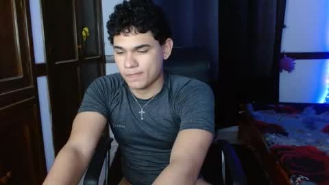 Snapshot of zyrosxk chatting on 11.17.25 antonio felipe online show from 11.17.25