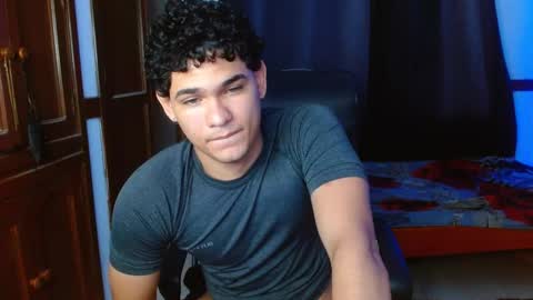 Snapshot of zyrosxk chatting on 11.29.25 antonio felipe online show from 11.29.25