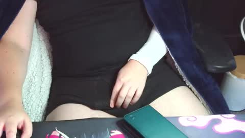 zzz1111230776 online show from 10.24.25