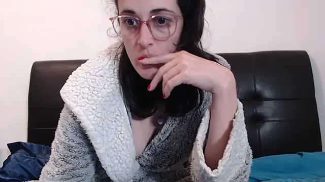 Lunaabbey online show from 01.15.25